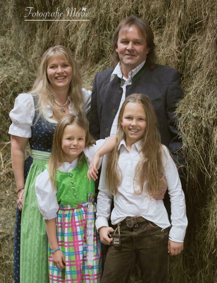 Bauernhof Lindenhof Bed & Breakfast เชฟเฟา อัม วิลเดนไคเซอร์ ภายนอก รูปภาพ