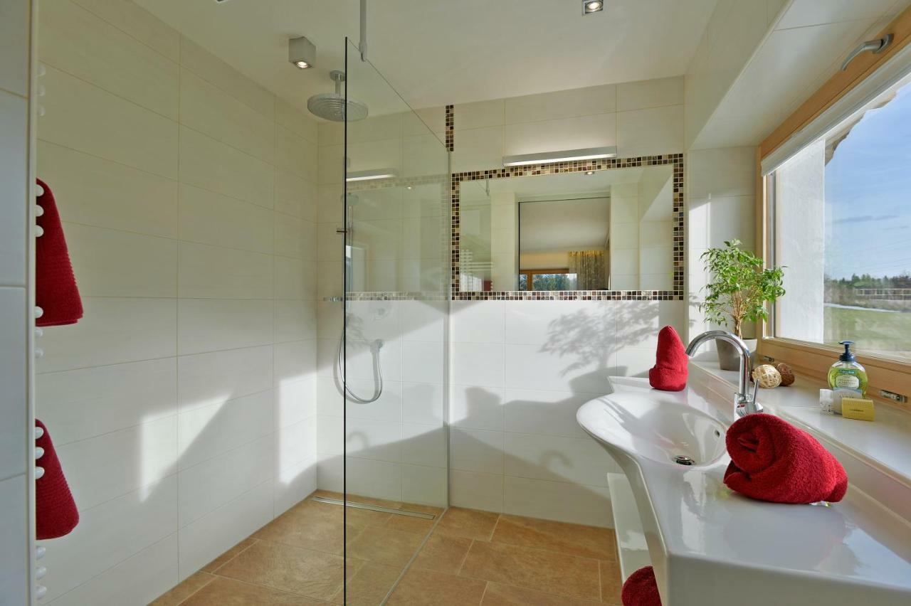 Bauernhof Lindenhof Bed & Breakfast เชฟเฟา อัม วิลเดนไคเซอร์ ภายนอก รูปภาพ